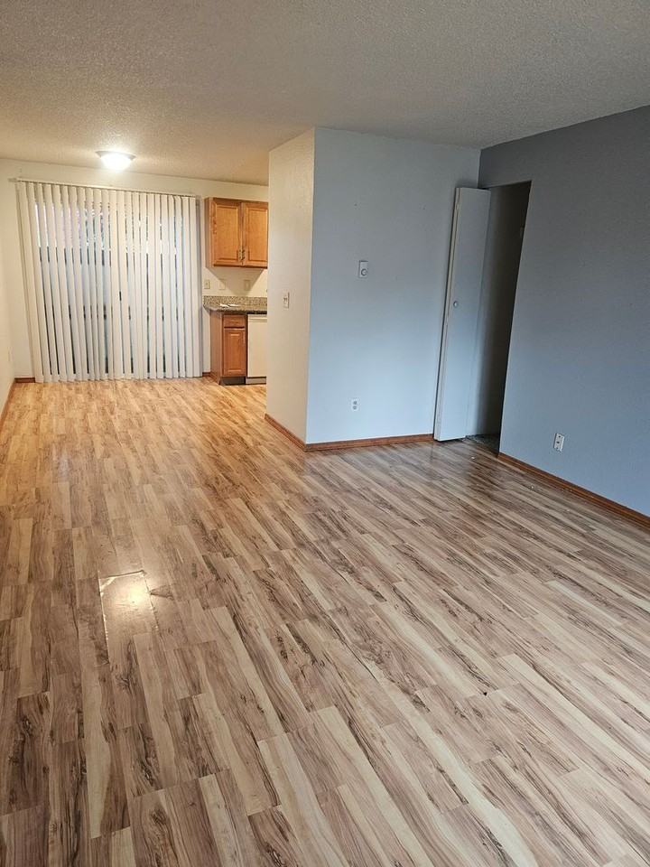 HIlltop Manor - Photo 3 of 4