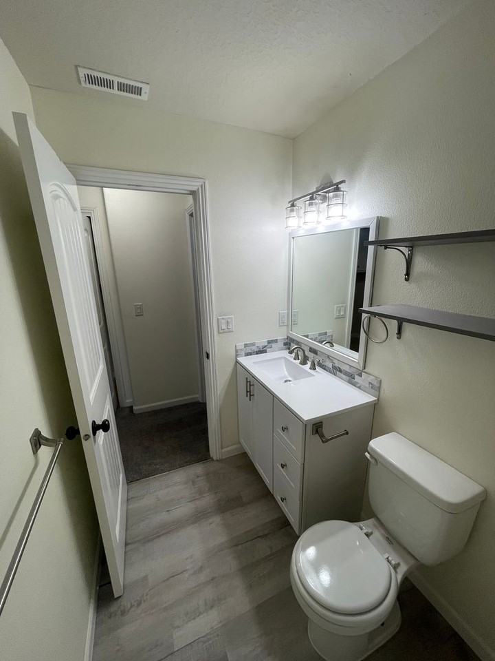 970 Salamander Rd Se - Photo 3 of 25