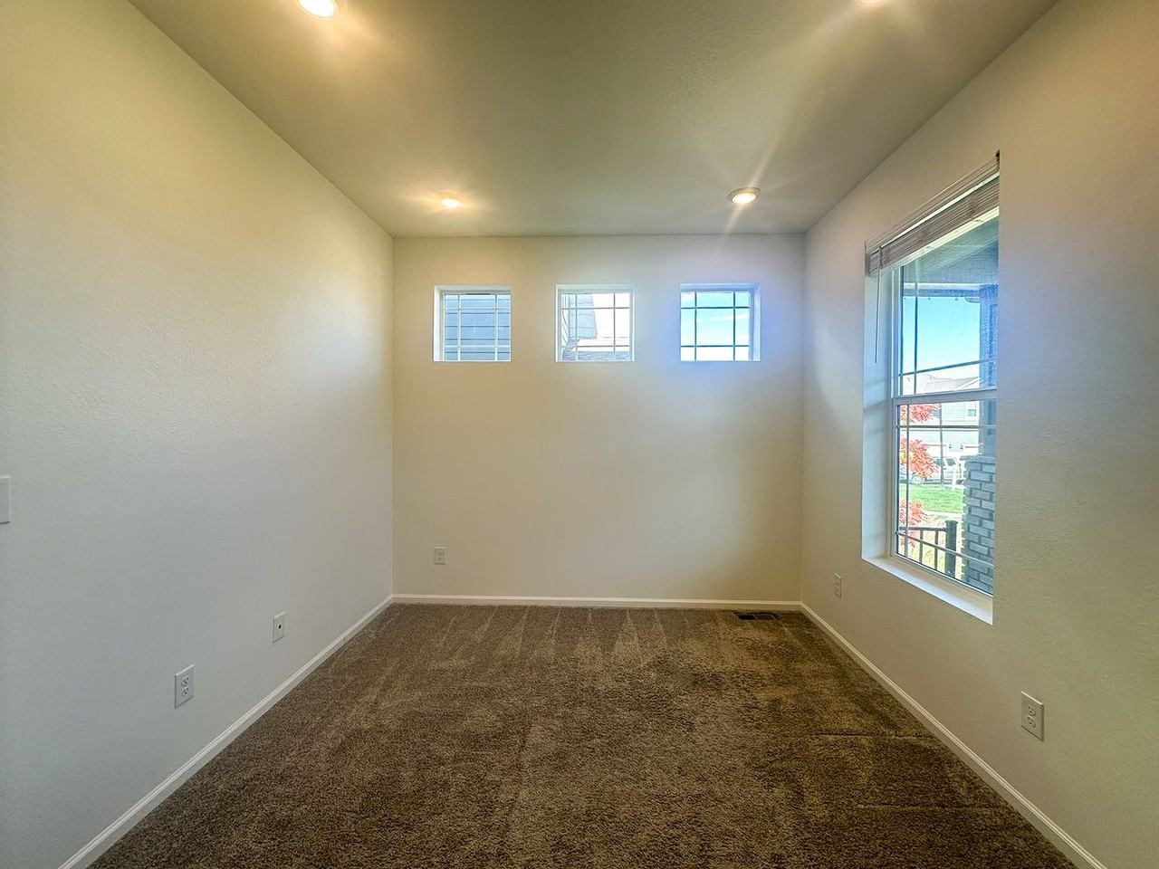 17440 Pacific Peak Circle - Photo 7 of 39