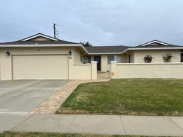 featured image of 731 La Mesa Dr