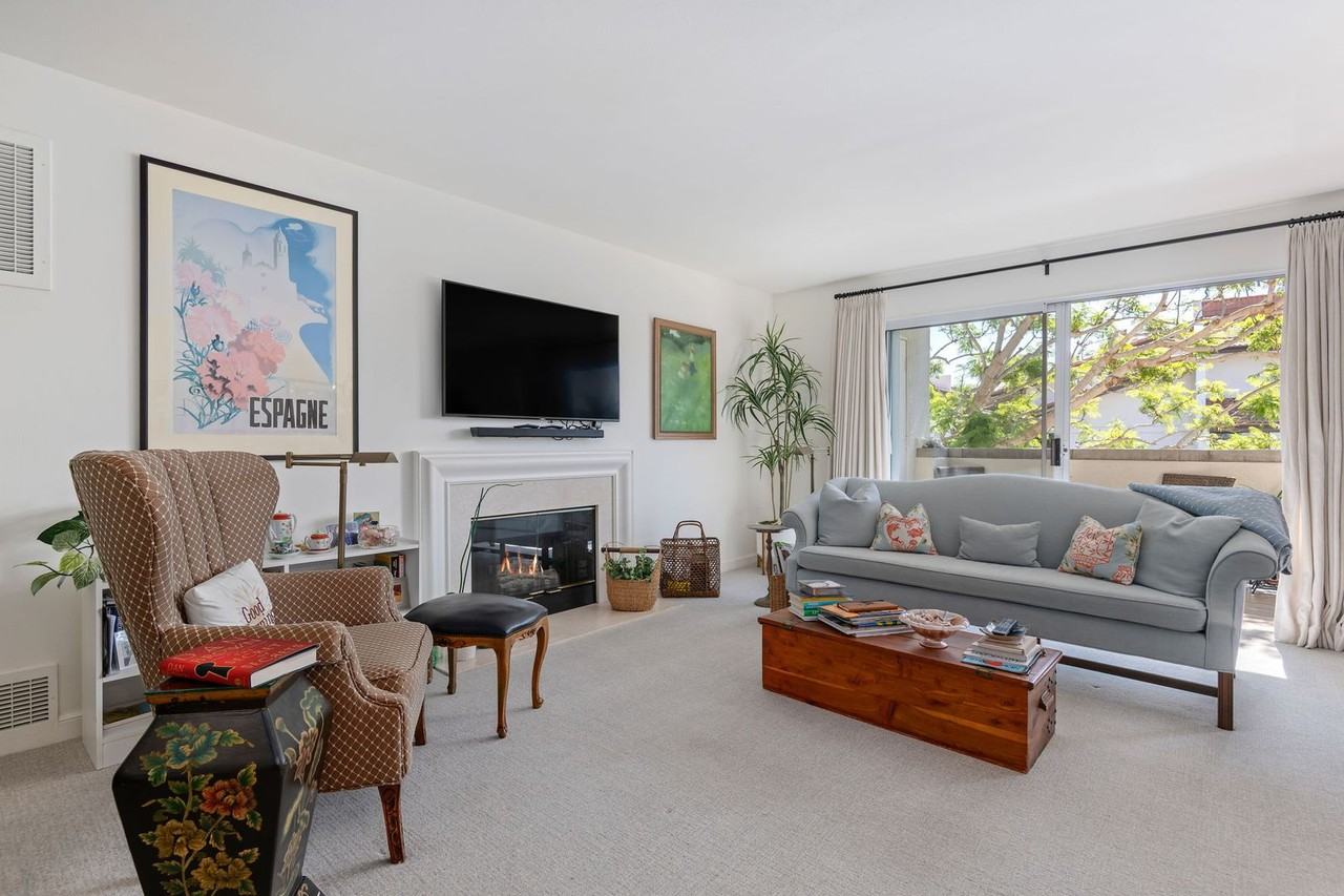 440 Por La Mar Cir - Photo 2 of 27