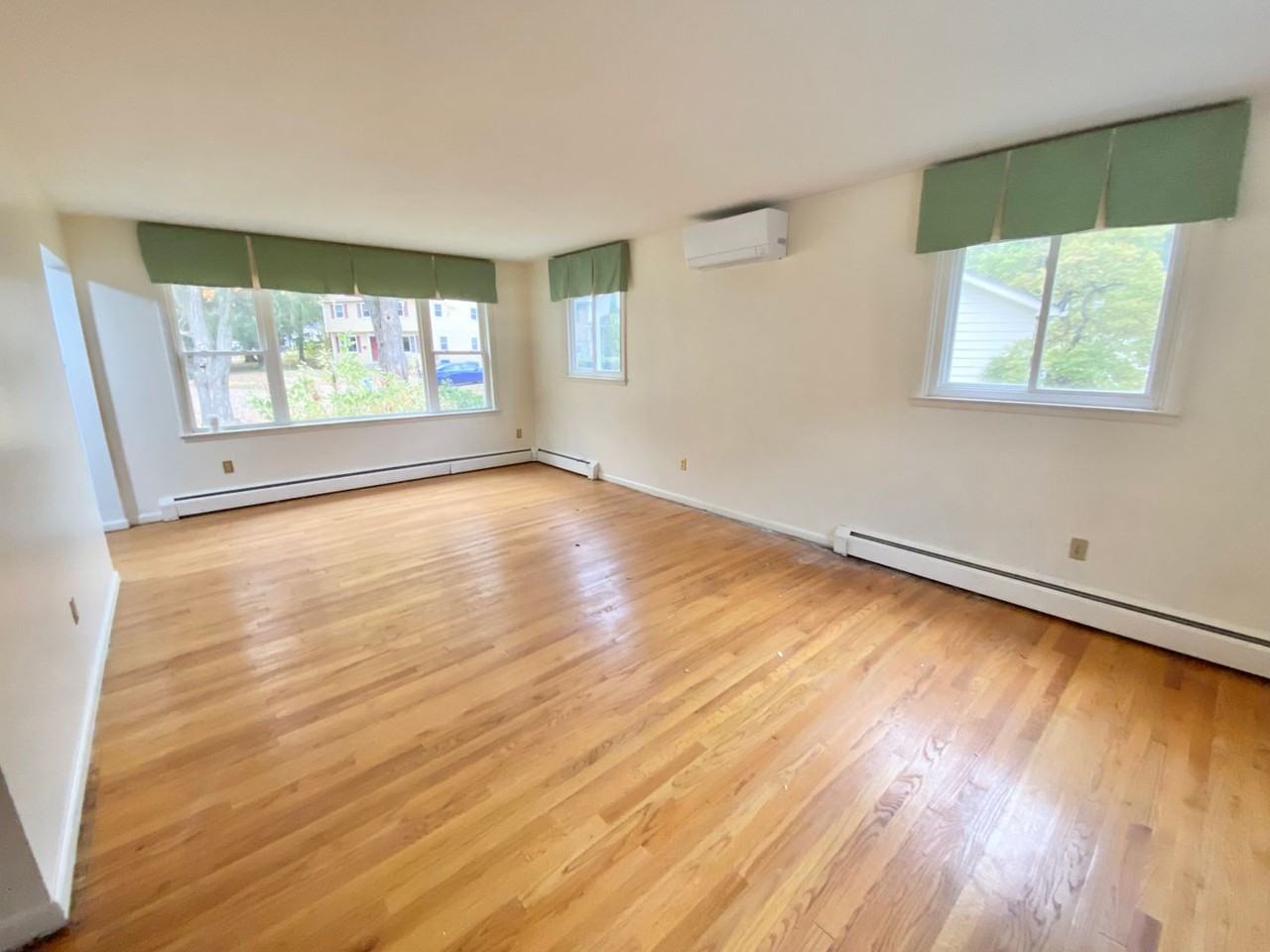 67 Case Parkway - Photo 4 of 33