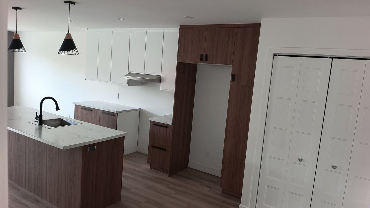 211 Avenue Du Parc - Photo 3 of 10