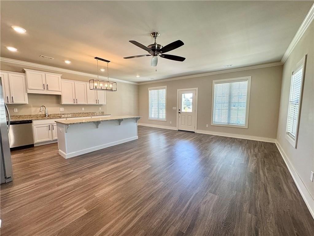 811 Ne Heights Ln - Photo 2 of 33