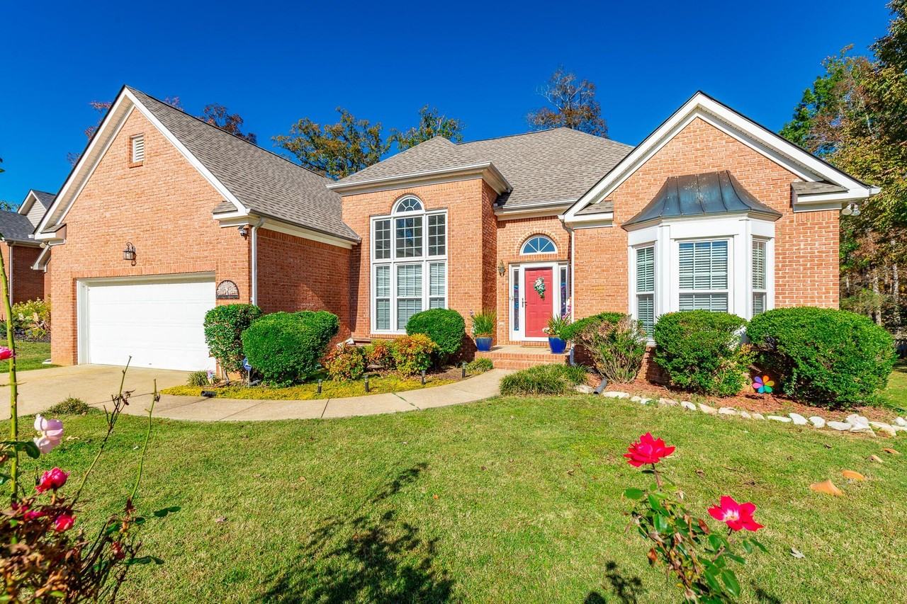 1615 Gunston Hall Rd - Photo 2 of 38