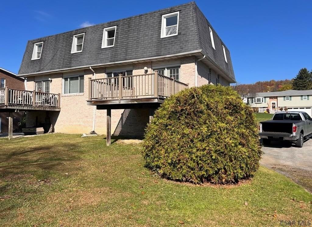 122 Berkey Dr - Photo 3 of 23