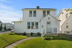 featured image of 15 Overland Ave