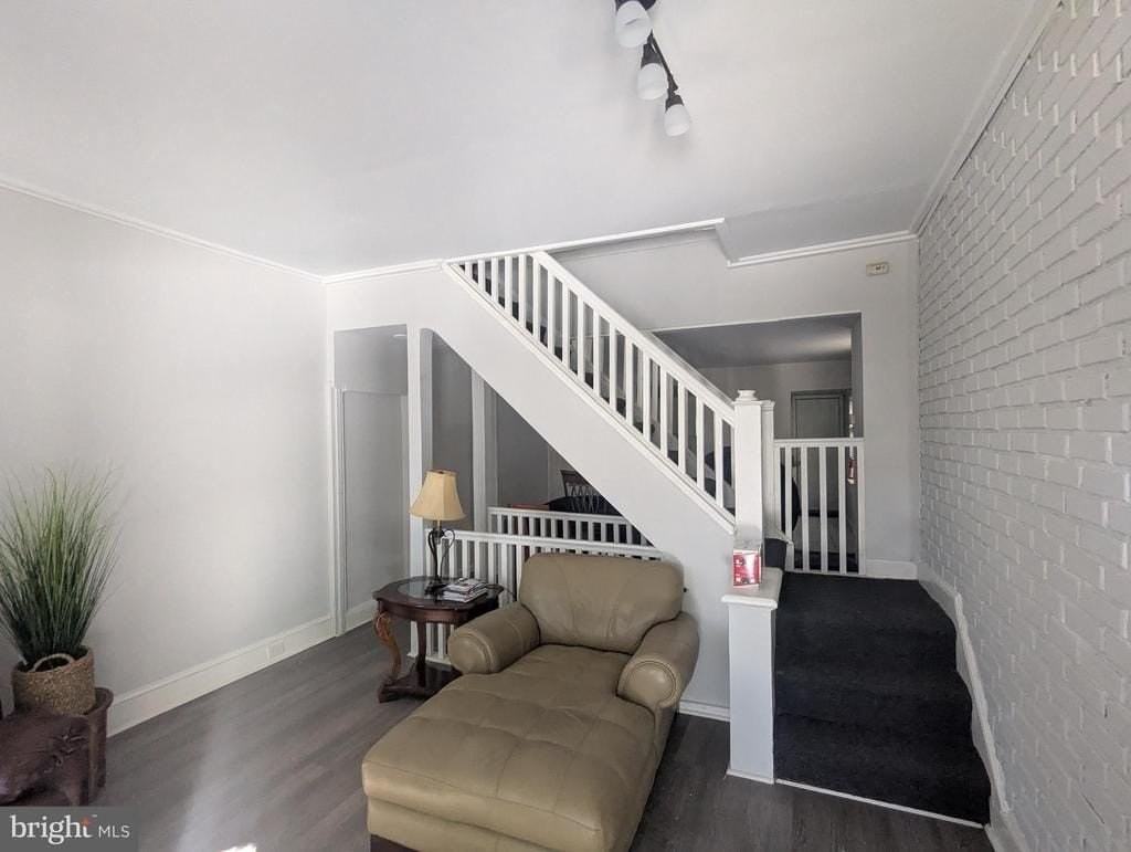 657 N 37th St - Photo 3 of 25