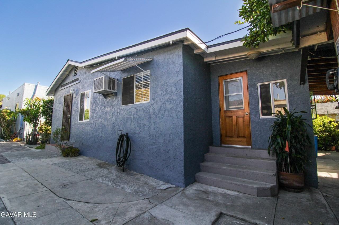 5226 Range View Ave - Photo 5 of 16