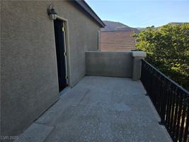 featured image of 10134 Reflection Brook Ave