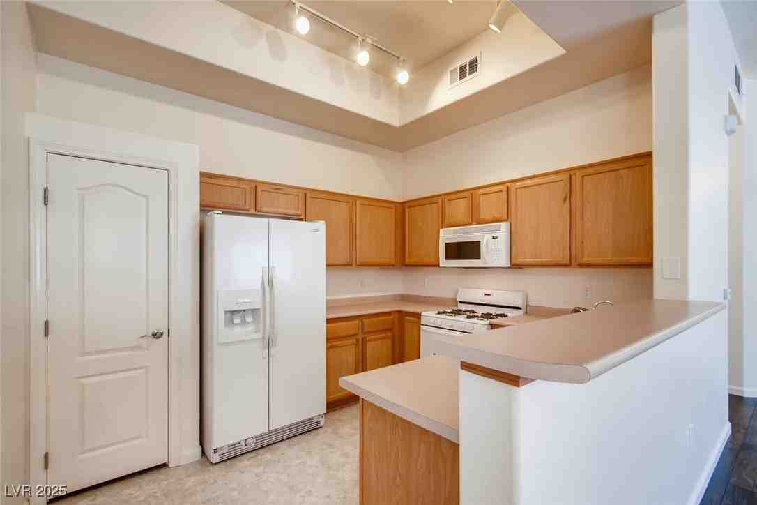 3511 Desert Cliff St #203 - Photo 4 of 11