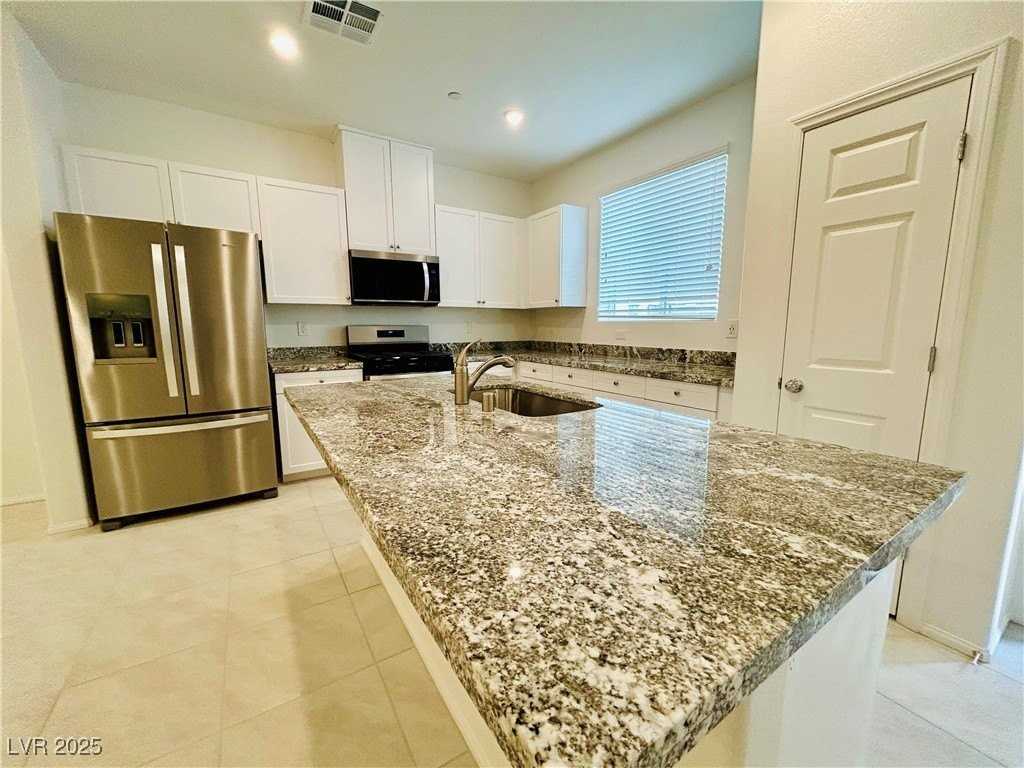 1163 Heliodor Ave - Photo 2 of 19