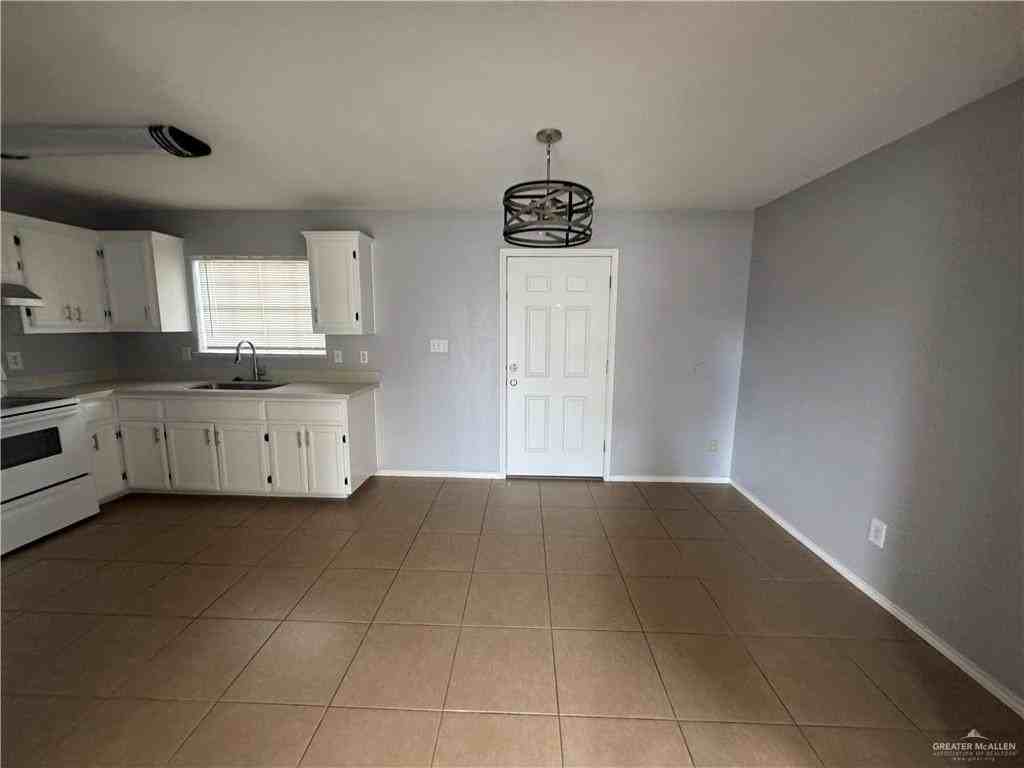 914 Denver - Photo 3 of 12