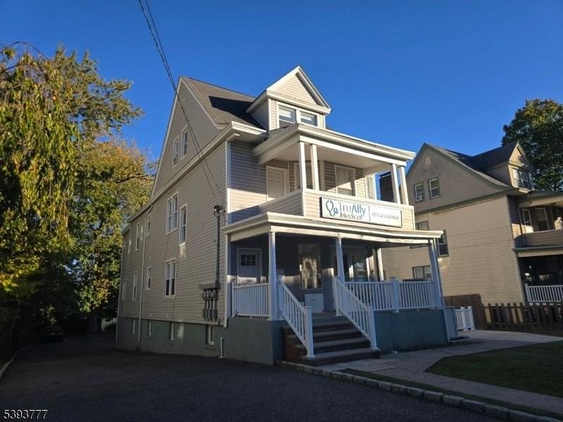 105 Main St - Photo 4 of 17