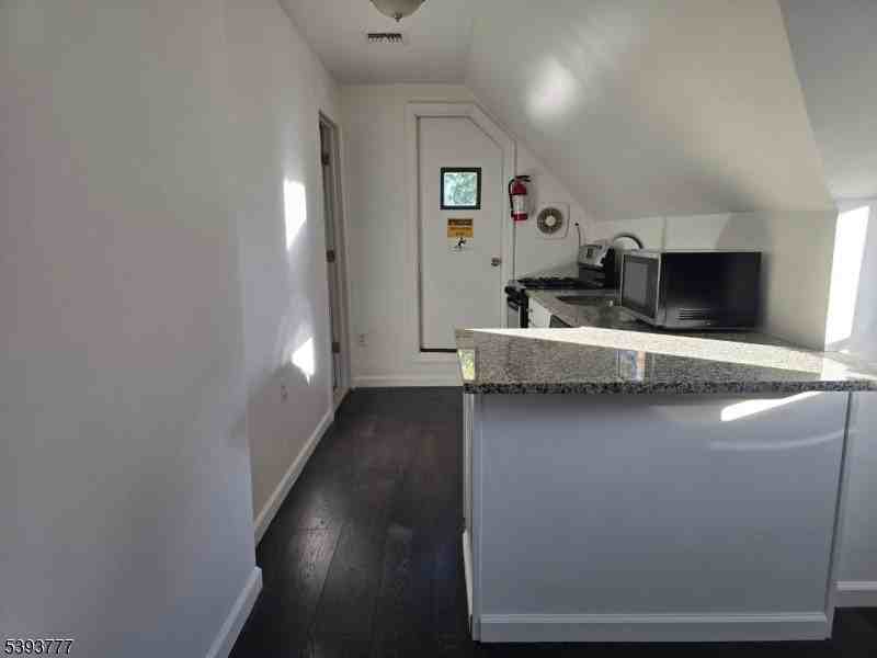 105 Main St - Photo 6 of 17