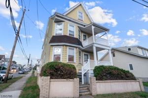 featured image of 76 Planten Ave