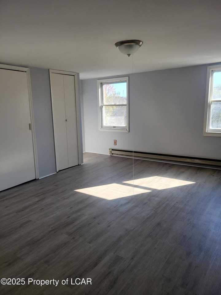 37 Hale St - Photo 7 of 9