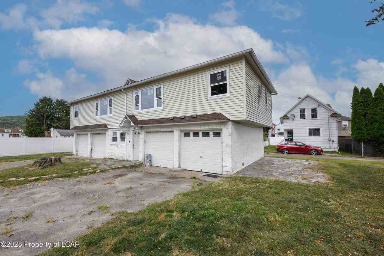 110 Barber St - Photo 2 of 21