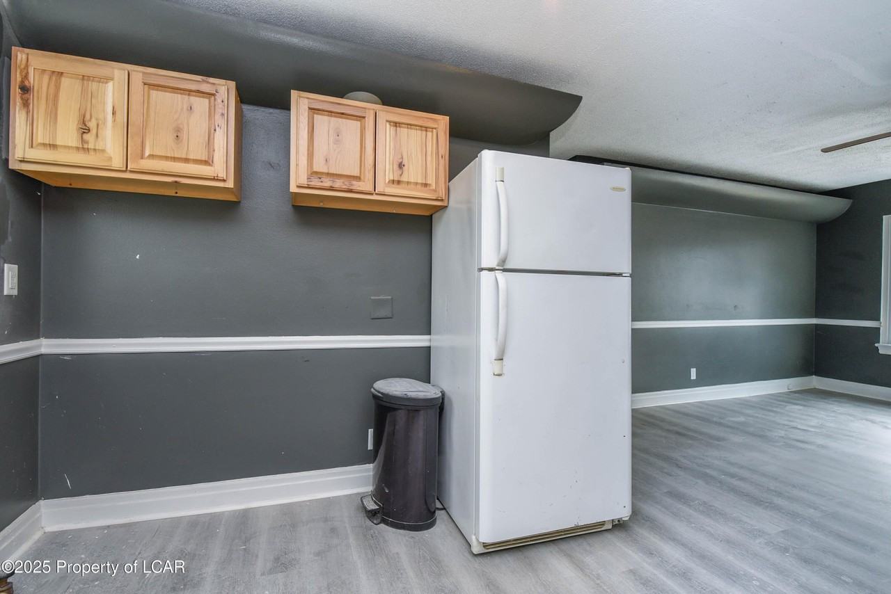 110 Barber St - Photo 5 of 21