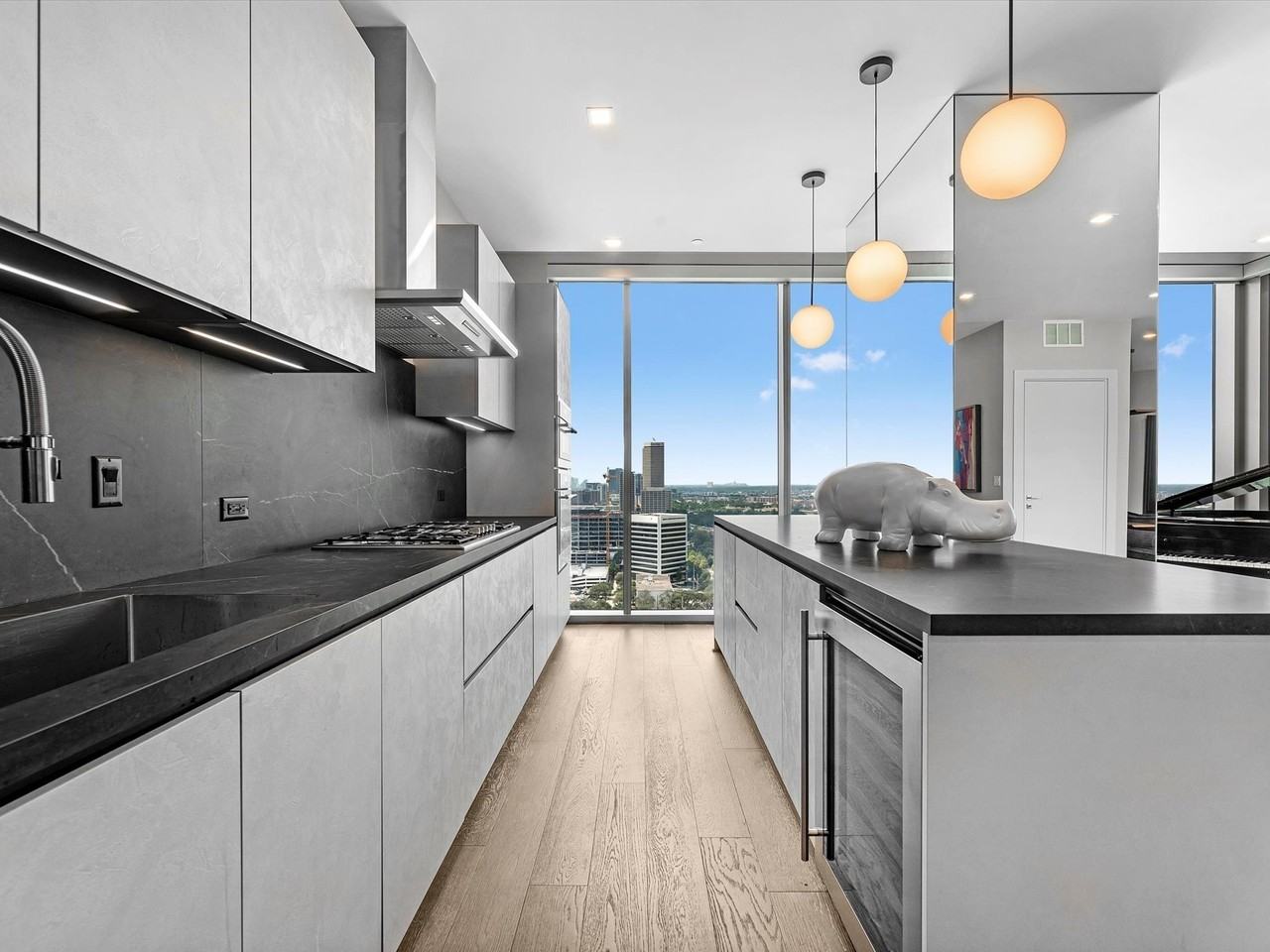 1711 Allen Pkwy #2102 - Photo 7 of 17