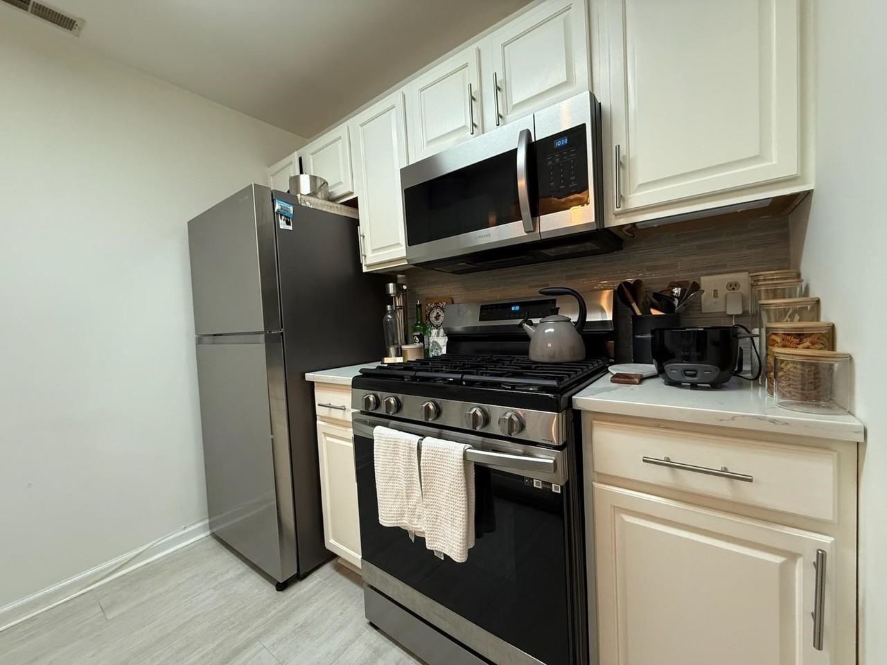 267 Gates Ave #1 - Photo 7 of 15