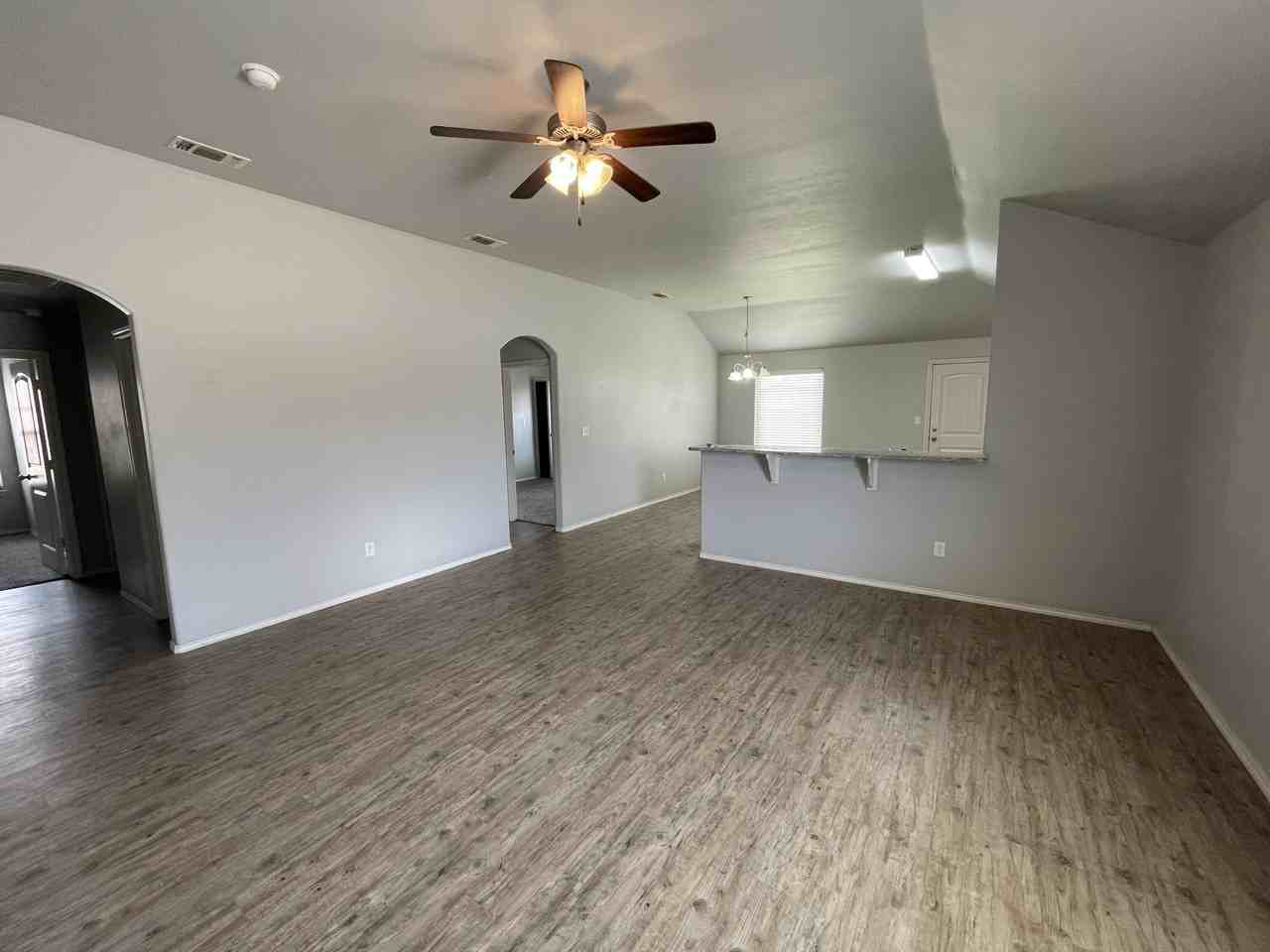 1012 Preston Trl - Photo 2 of 21