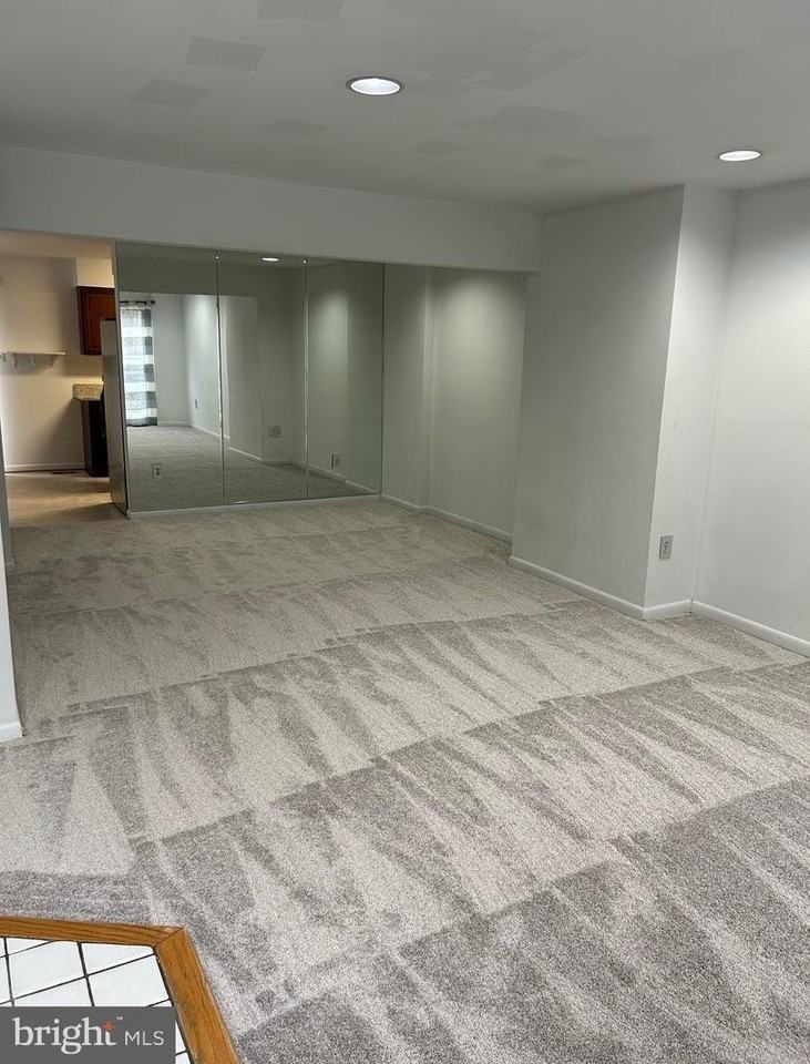 5141 King Charles Way - Photo 2 of 9