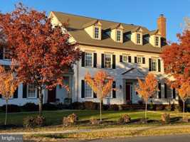 featured image of 904 Locust St