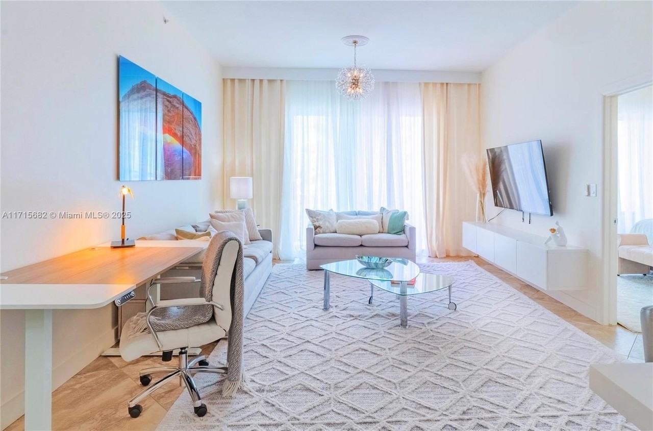 802 W Windward Way #411 - Photo 3 of 39