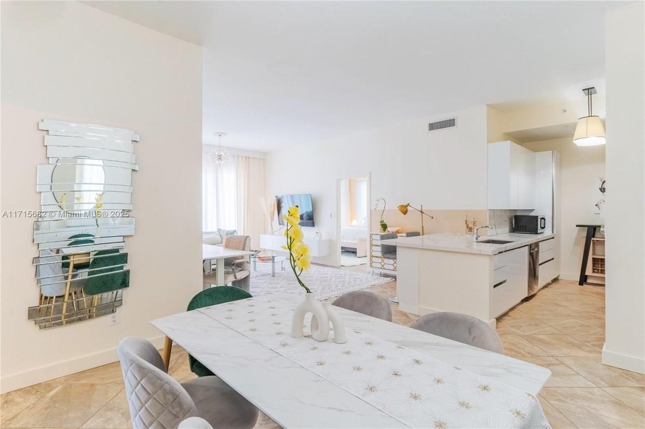 802 W Windward Way #411 - Photo 5 of 39