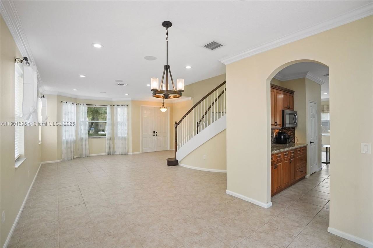 15674 Sw 53rd Ct - Photo 2 of 8