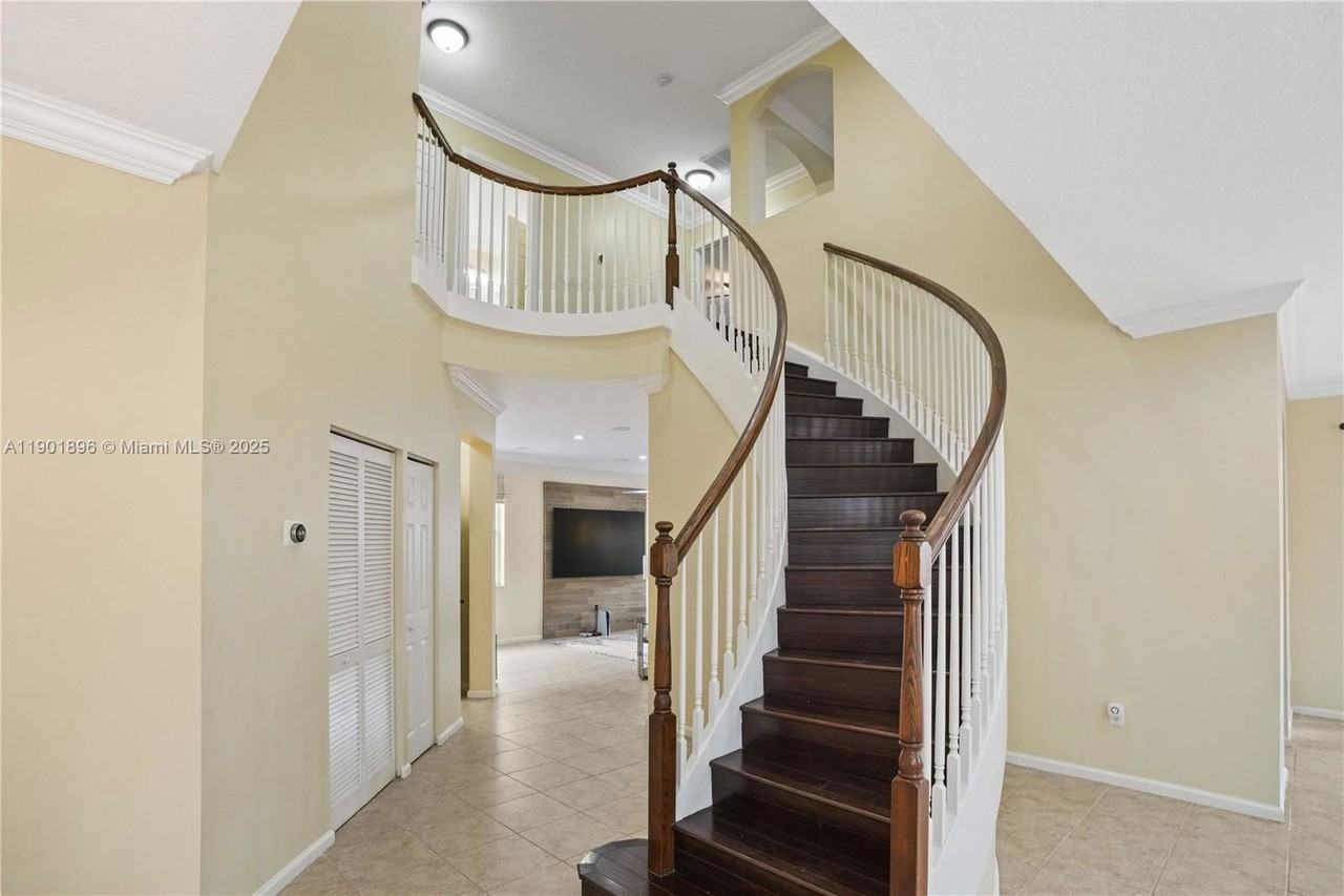 15674 Sw 53rd Ct - Photo 4 of 8