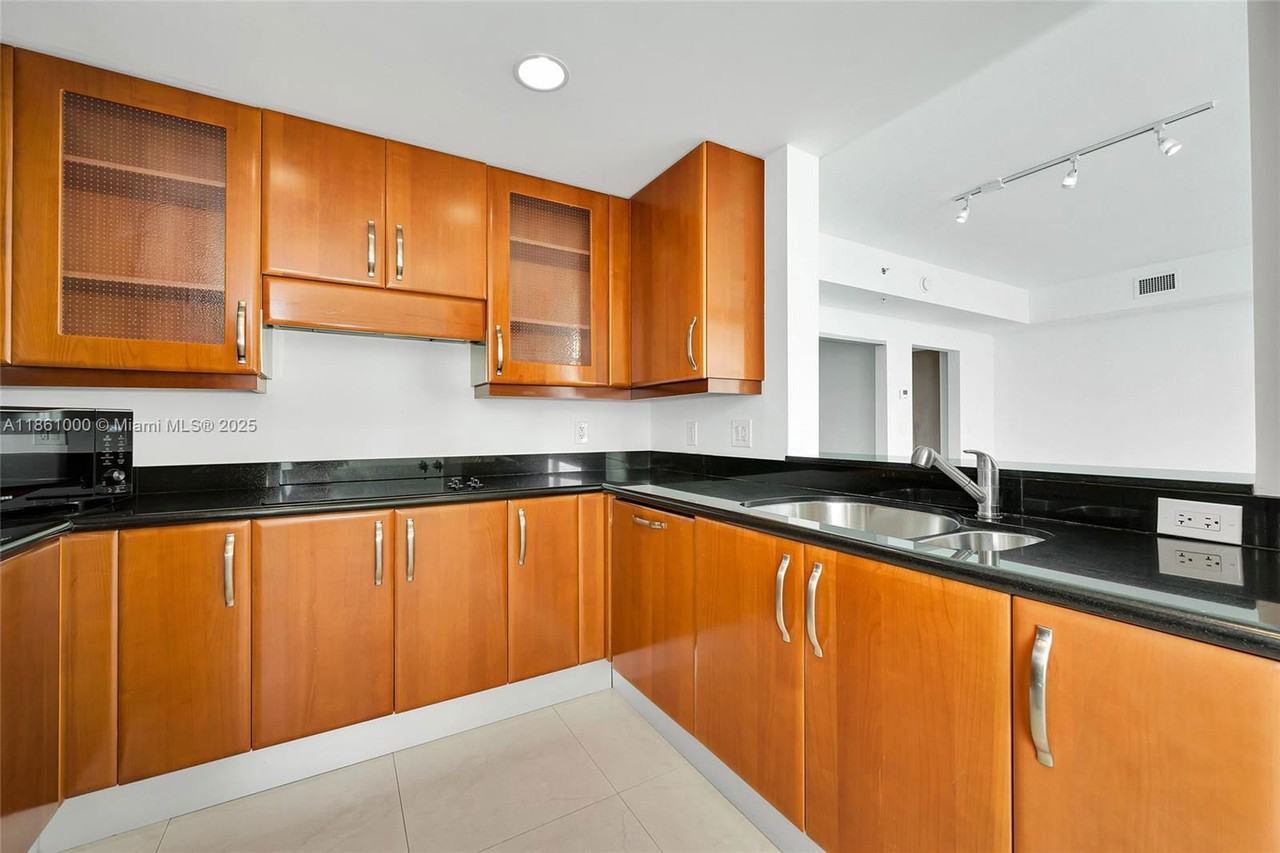 Turnberry Way #1831 - Photo 2 of 8