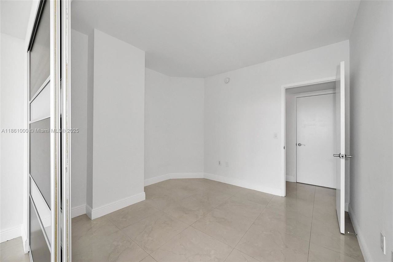Turnberry Way #1831 - Photo 4 of 8