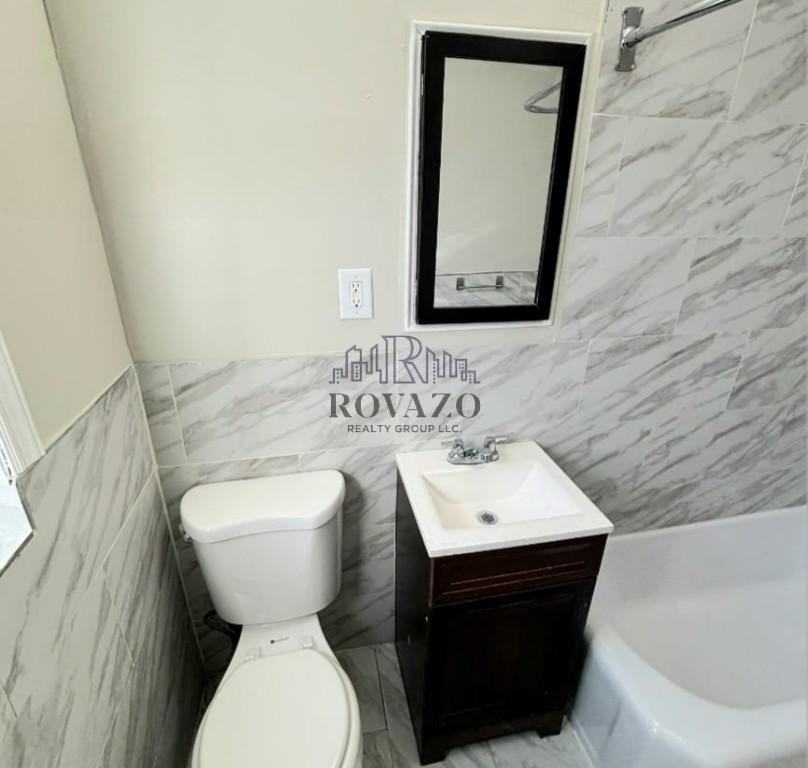 67 Lincoln Avenue #1B - Photo 3 of 8