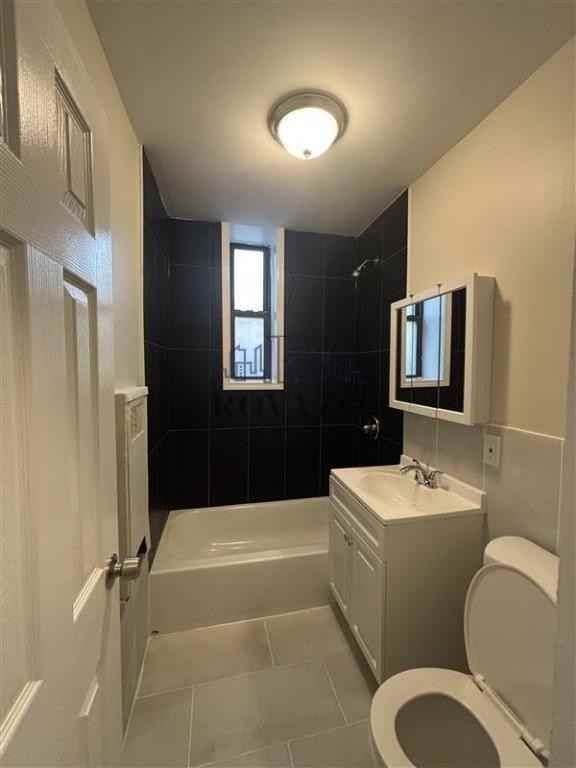 25 Van Velsor Pl #4C - Photo 2 of 4