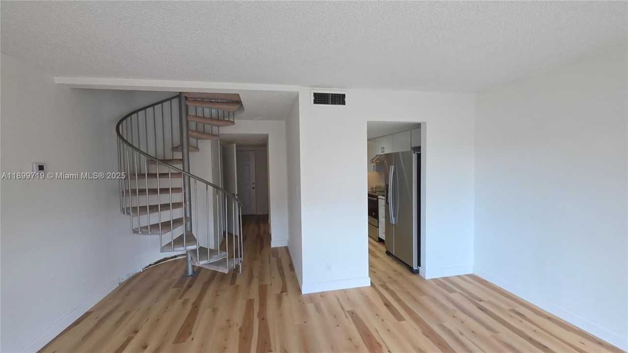 650 Tennis Club Dr #308 - Photo 3 of 14