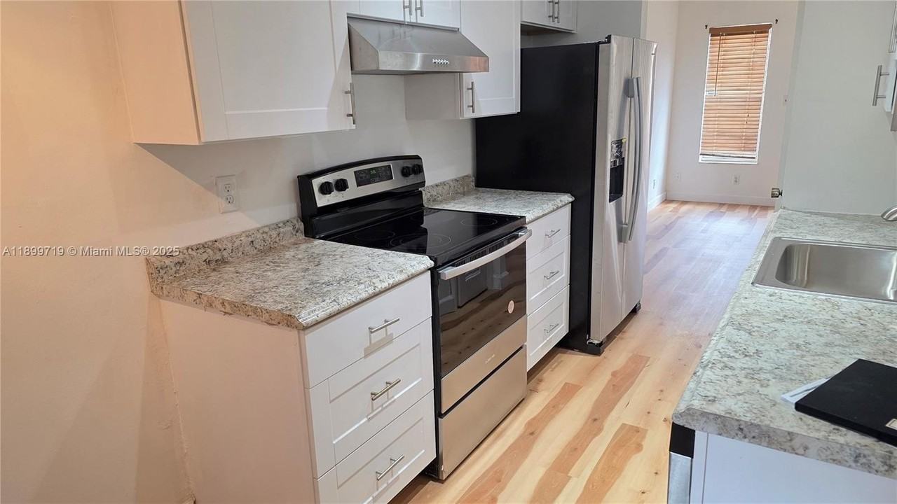 650 Tennis Club Dr #308 - Photo 5 of 14