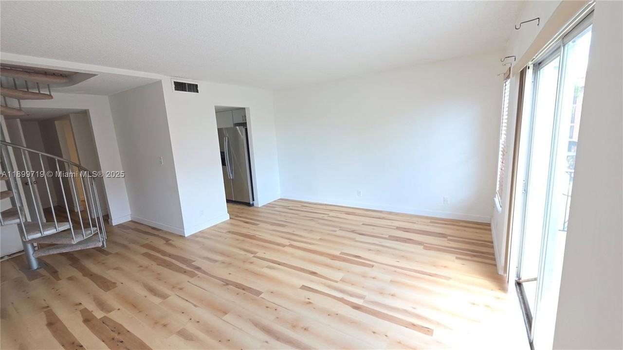 650 Tennis Club Dr #308 - Photo 7 of 14