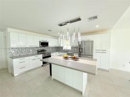 featured image of 10626 Nw 7th St #10626