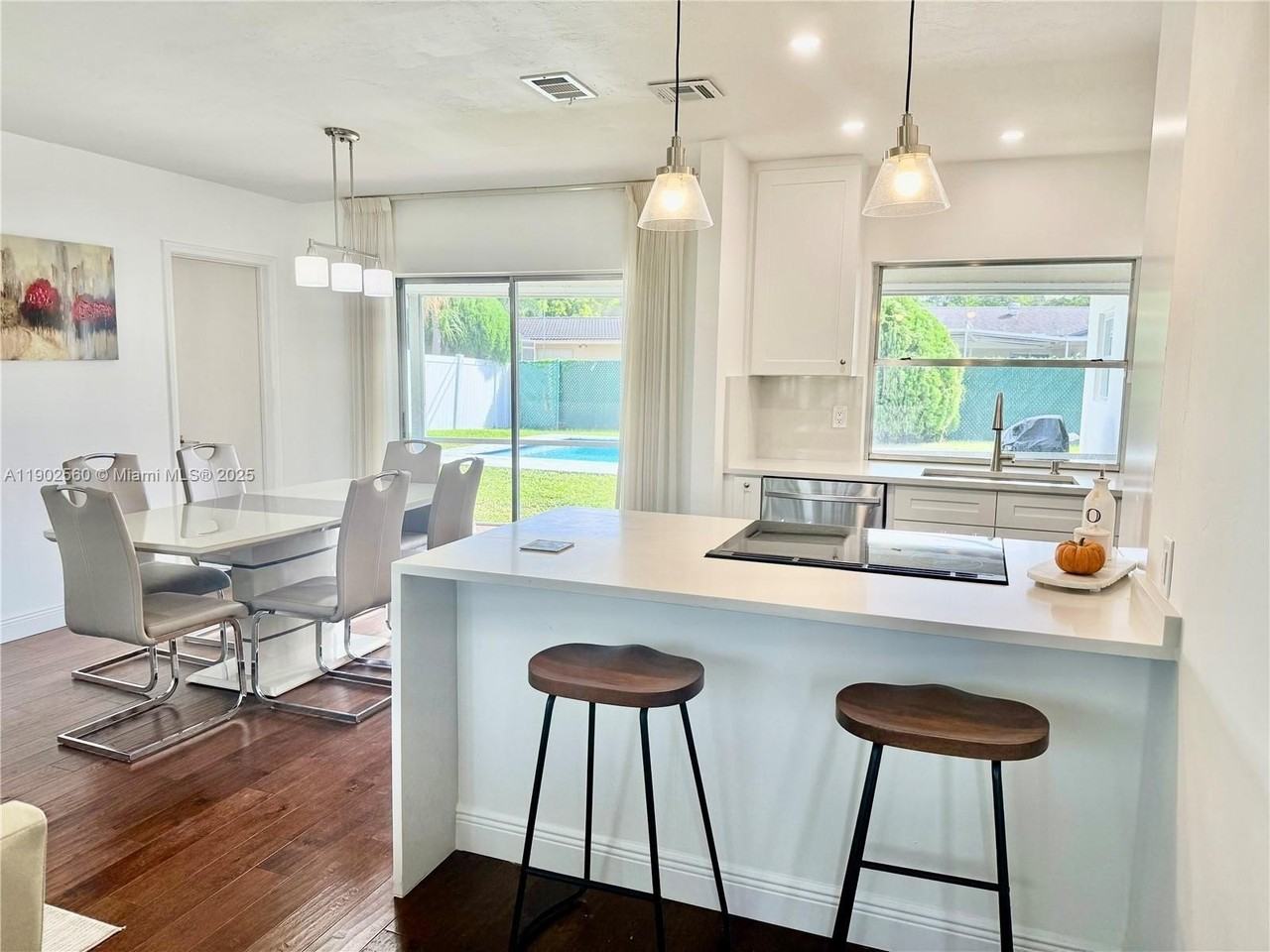 8 Tam O Shanter Ln - Photo 3 of 27