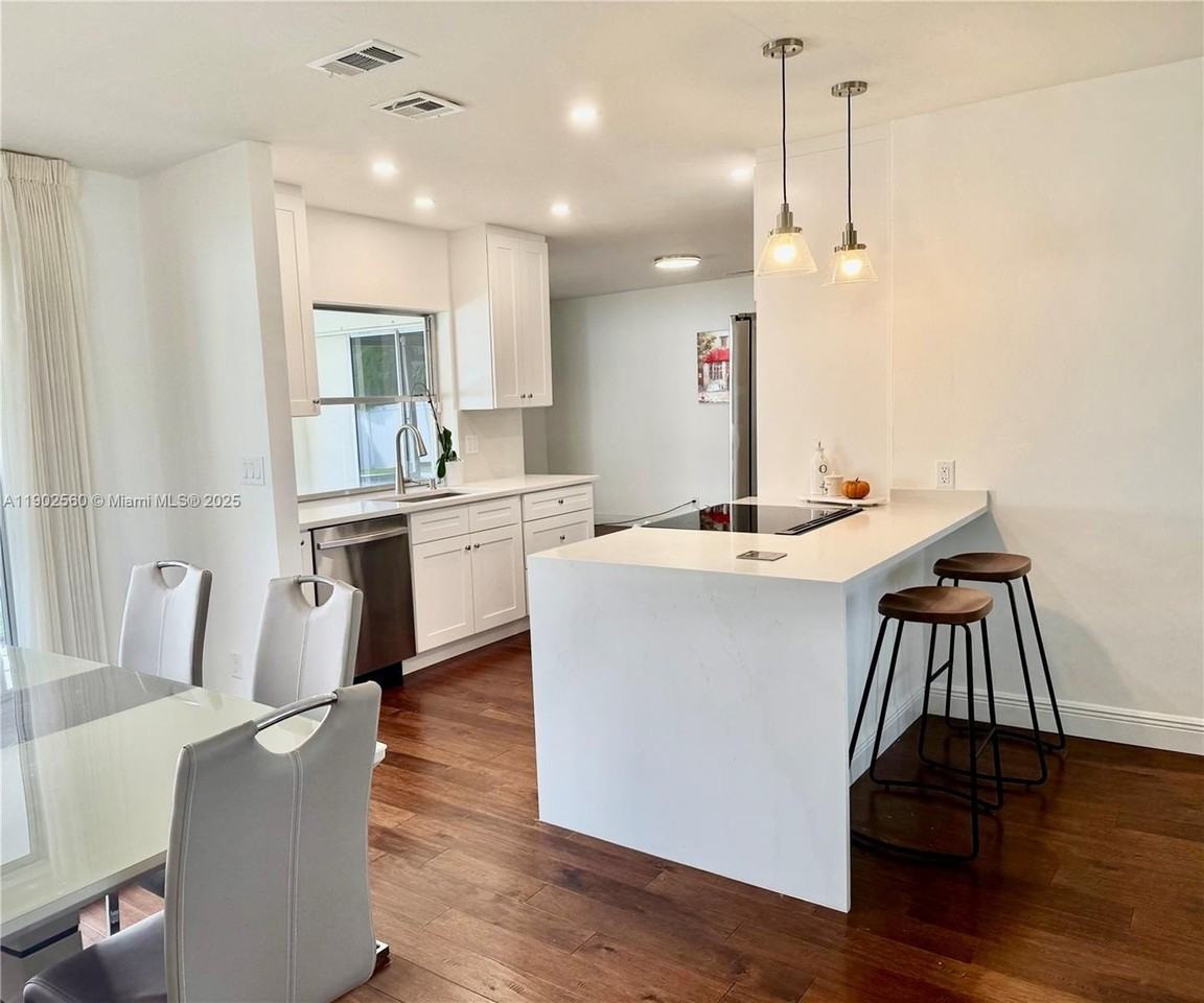 8 Tam O Shanter Ln - Photo 4 of 27