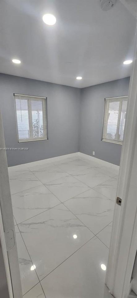 720 Nw 77th St - Photo 2 of 11