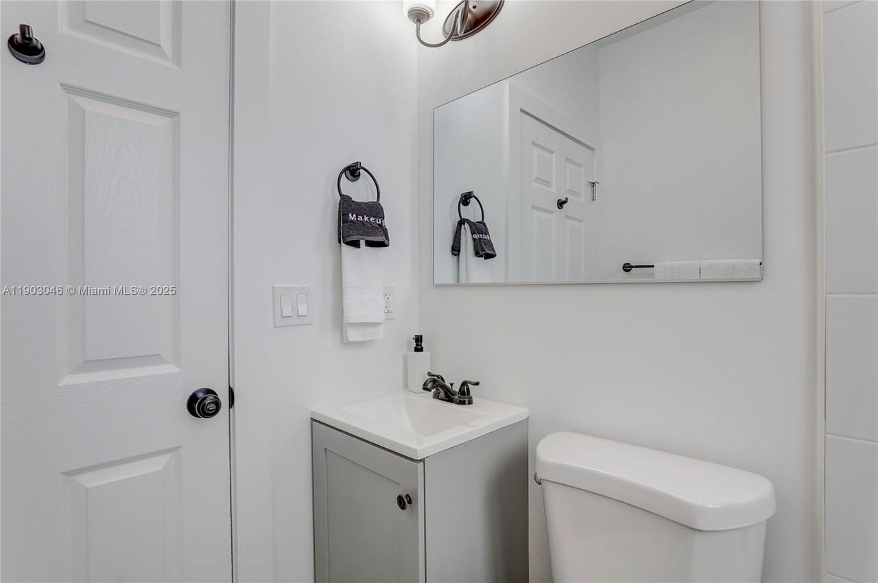 1553 Sw 7th St #9 - Photo 5 of 11