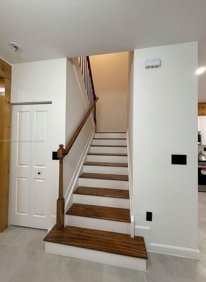 23252 Southwest 128th Avenue - Photo 4 of 14