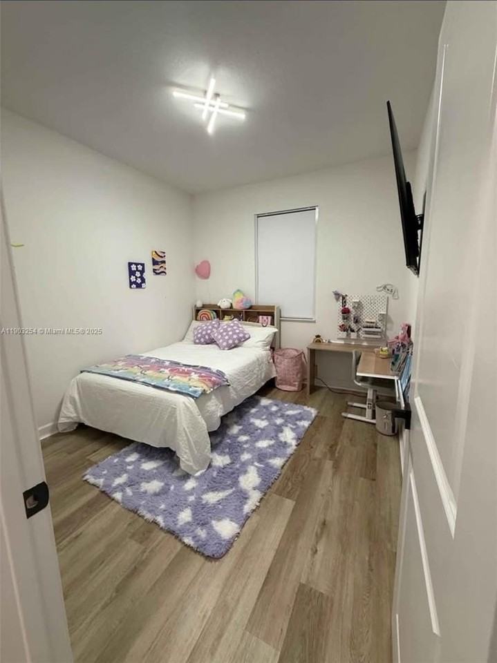 23252 Southwest 128th Avenue - Photo 7 of 14