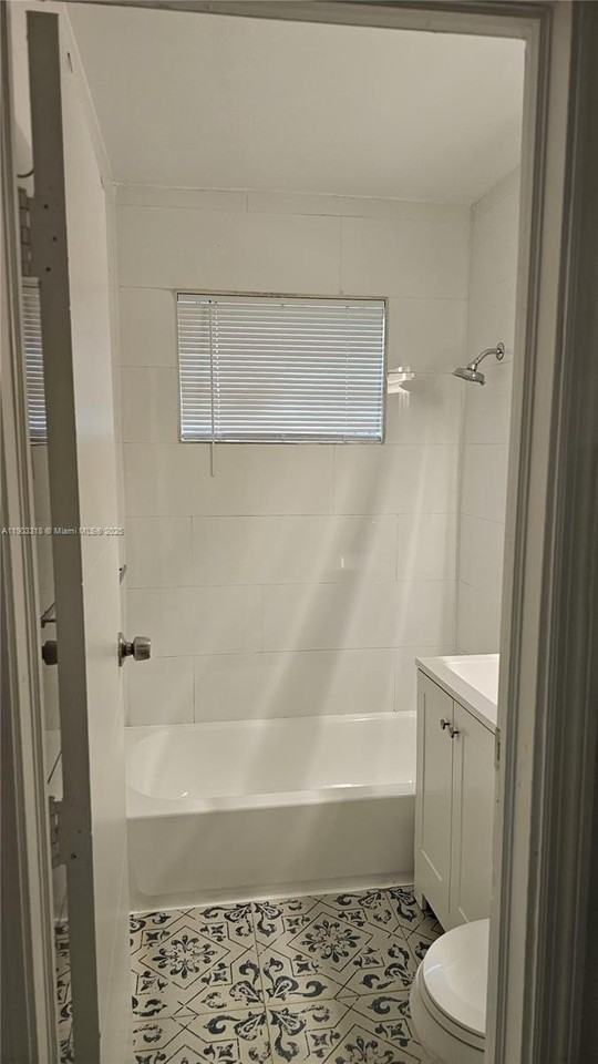 1004 Nw 3rd Ave #1004 - Photo 6 of 10