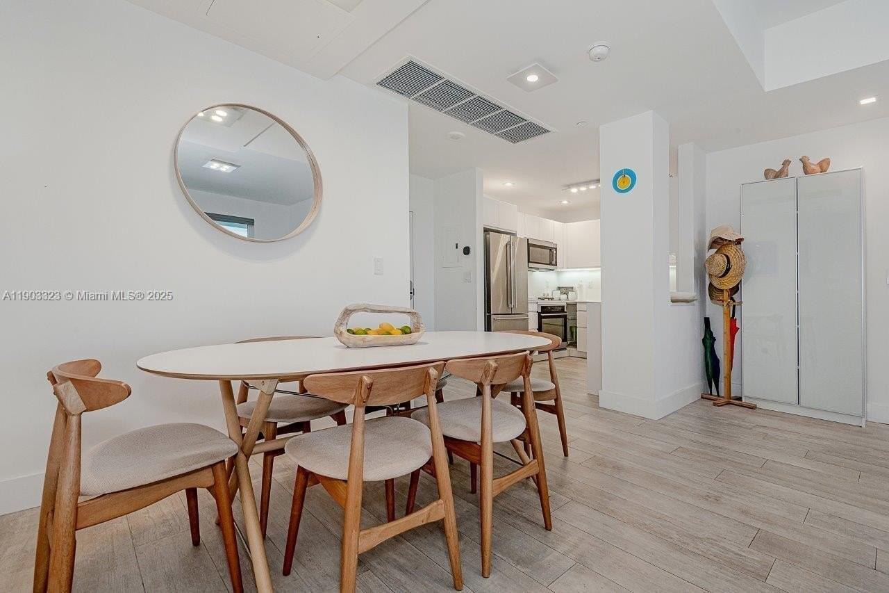 2301 Collins Ave #PH21 - Photo 6 of 28