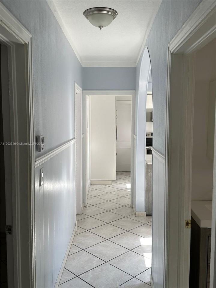 431 Tamiami Blvd - Photo 7 of 24