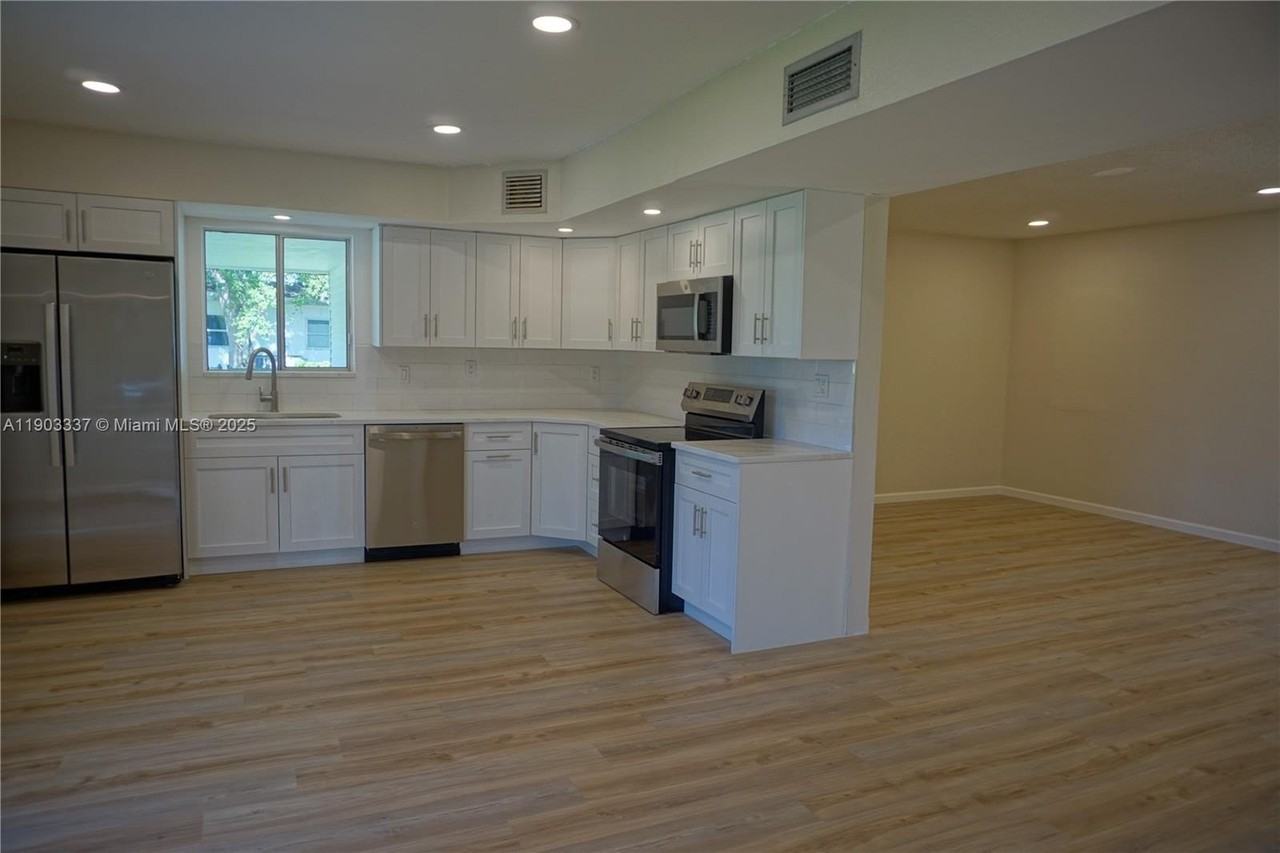 971 Fulton Lane Northeast - Photo 6 of 29